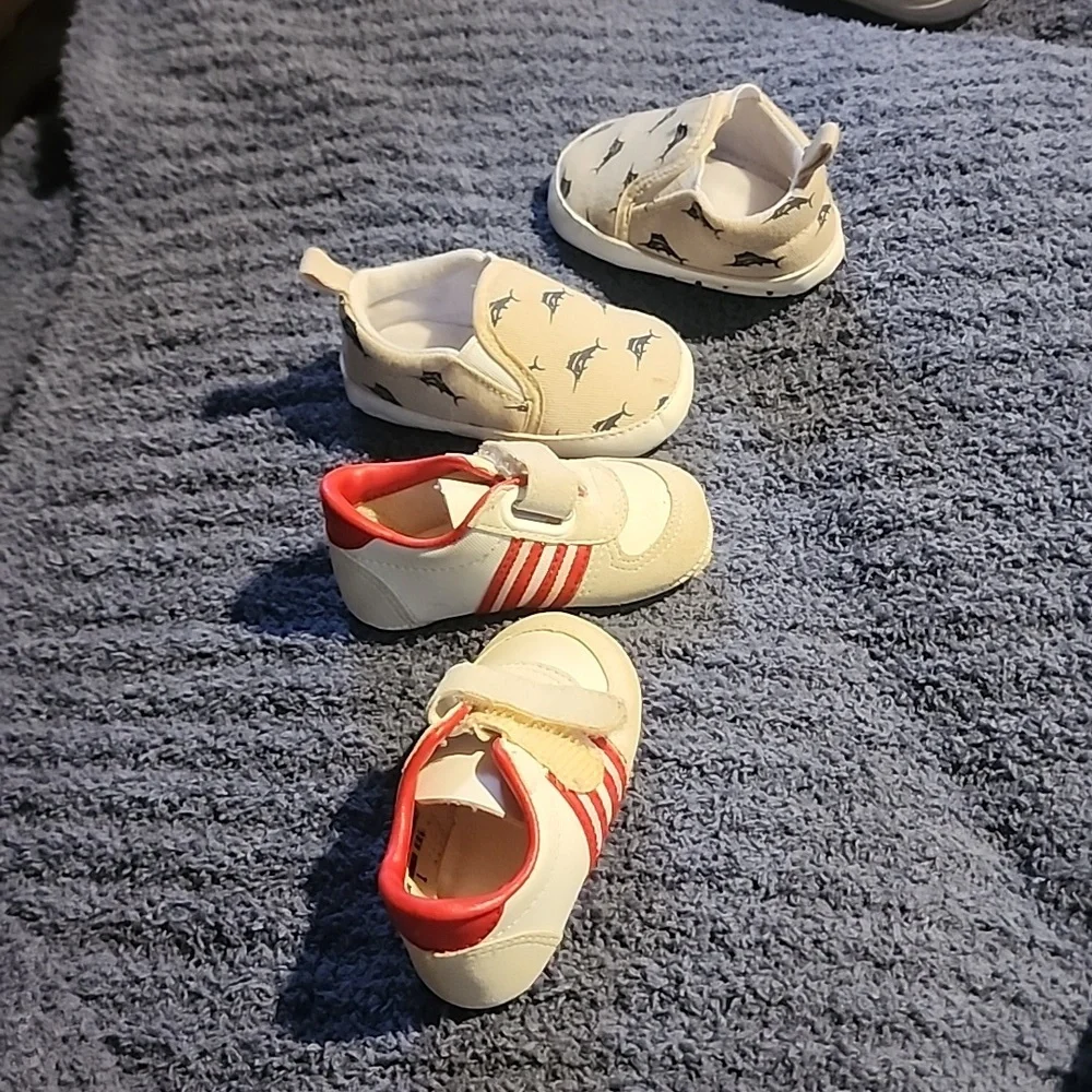 Infant shoes Tommy Bahama rea and cream velcro slip on shoes - Picture 2 of 2